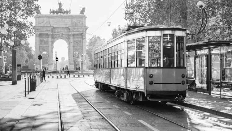 rachelli-about-tram.jpg